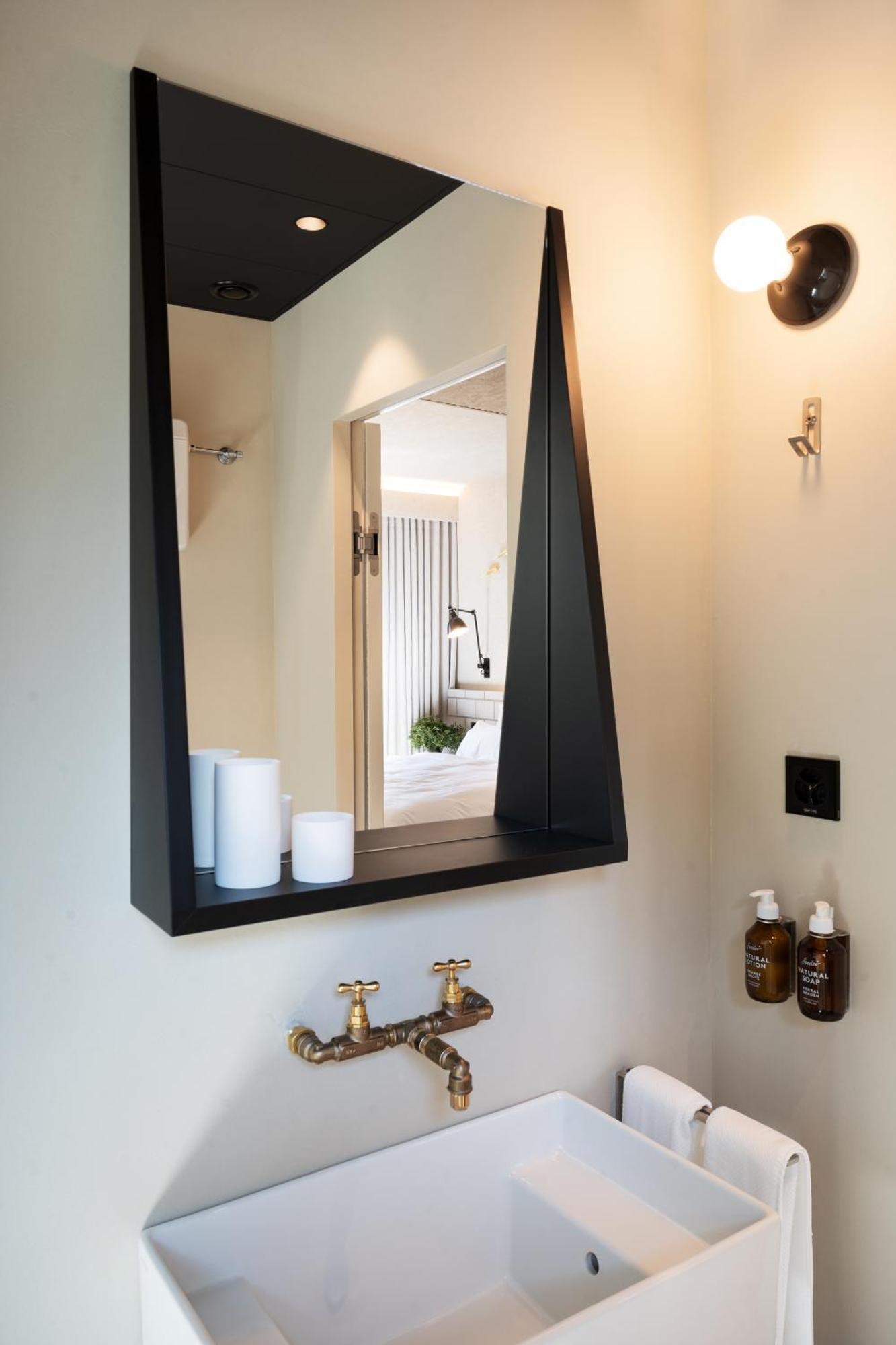 B5 Boutique Hotel (Adults Only) Лугано Экстерьер фото